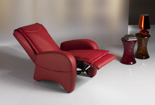 Poltrone relax imbottite in pelle tessuto rosso nero ... Poltrone relax moderne