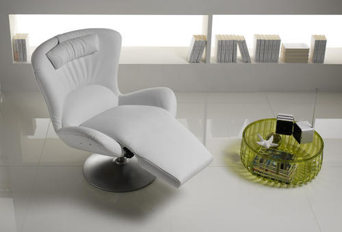 Poltrone relax imbottite in pelle tessuto rosso nero ... Poltrone relax moderne